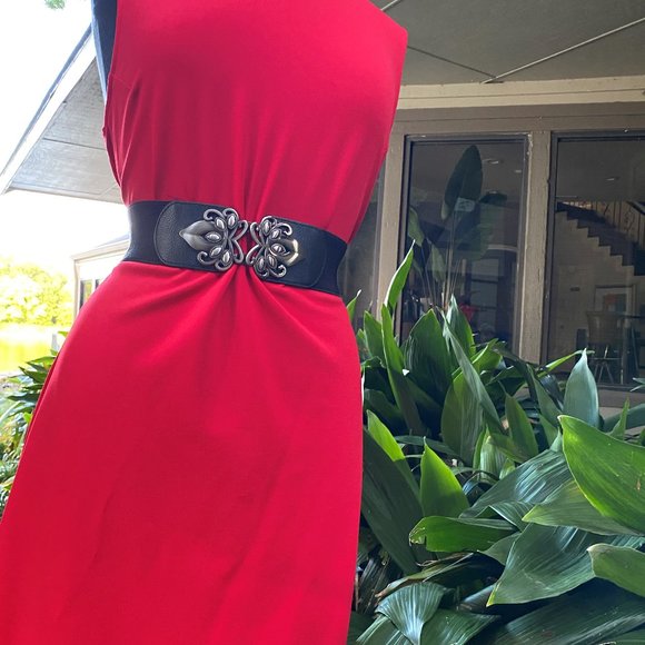 Ocasional Red Dress - Picture 4 of 6